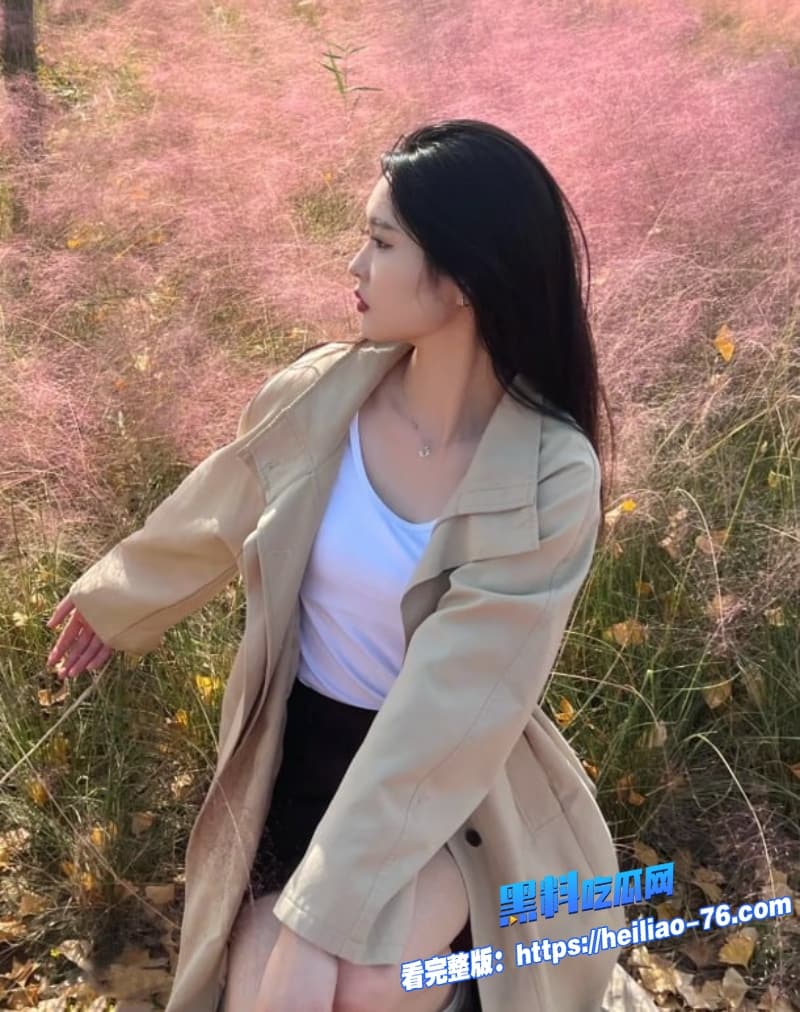 30岁良家小少妇厨房做饭被老公扒光后入翘臀狂操浪叫高潮连连太骚了6