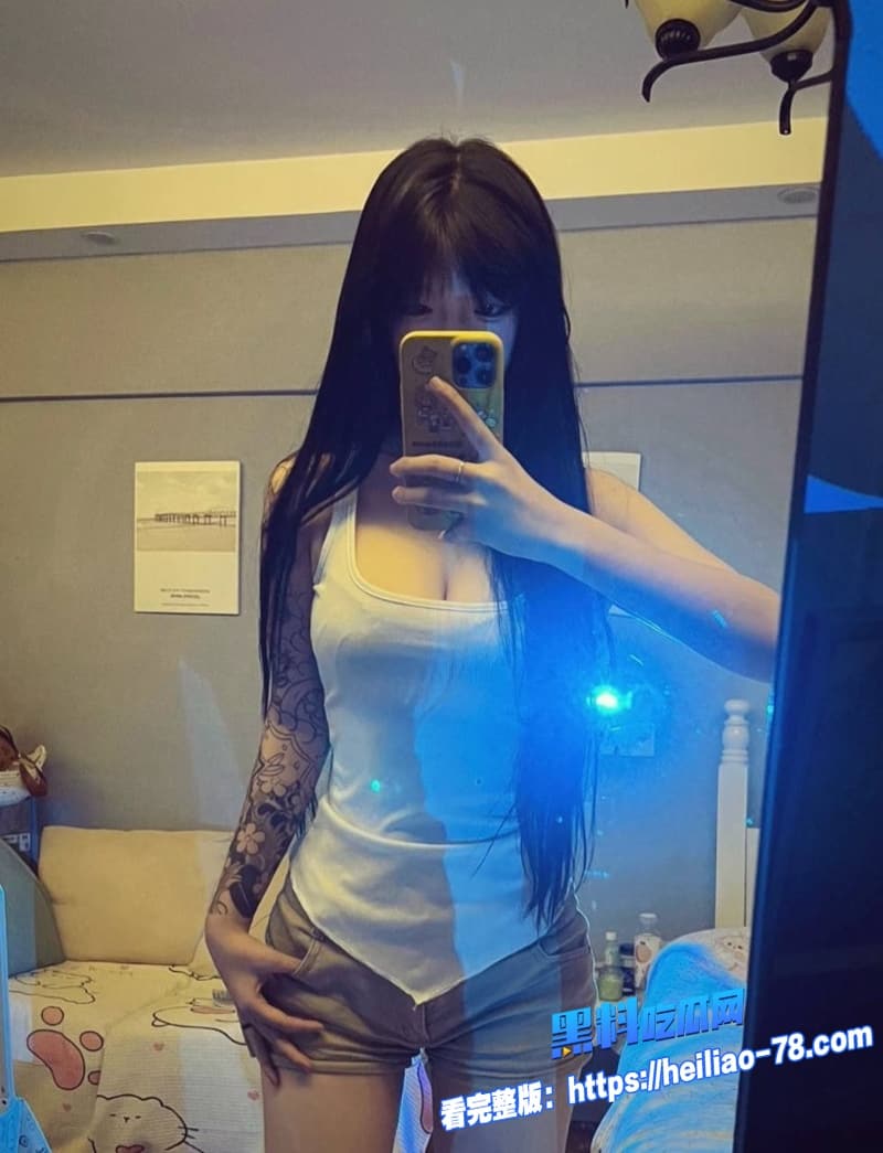 长春师范大学反差母狗黄莉娜被渣男当众玩坏跪地深喉口交嫩穴被抽插到直流白浆4
