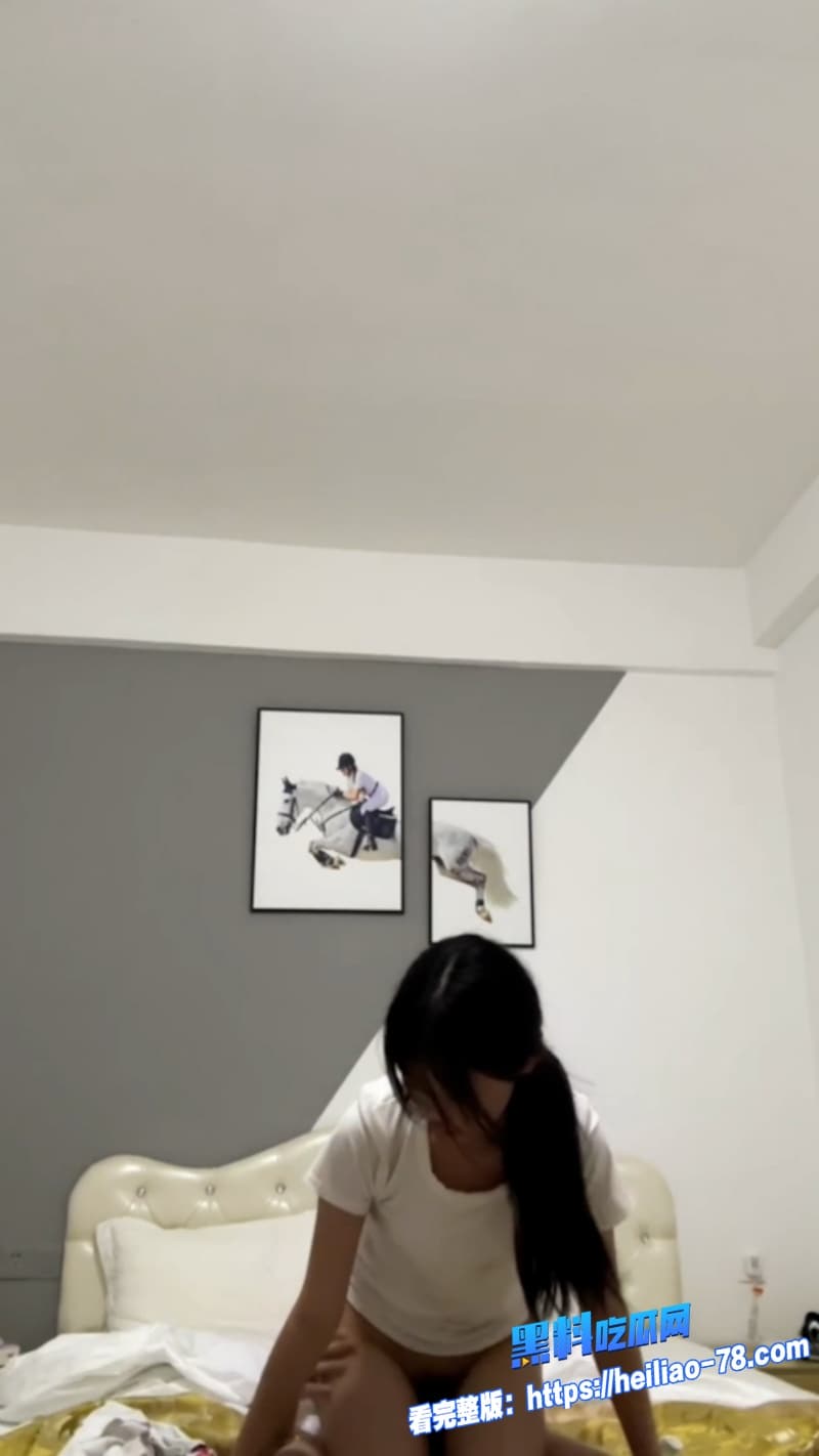 长春师范大学反差母狗黄莉娜被渣男当众玩坏跪地深喉口交嫩穴被抽插到直流白浆10