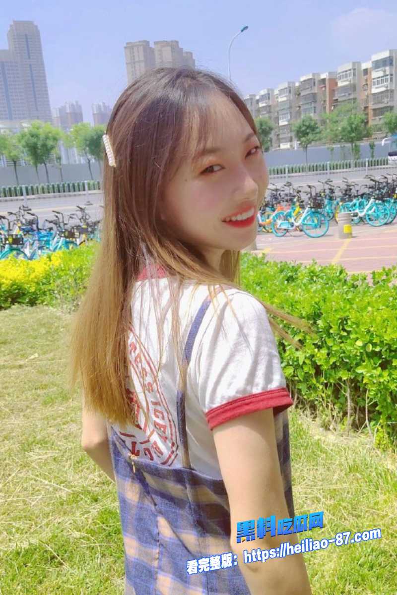 极品反差眼镜妹黑料性爱视频流出 全程露脸与男友裸聊 白虎嫩穴被疯狂抽插到白浆直流！8