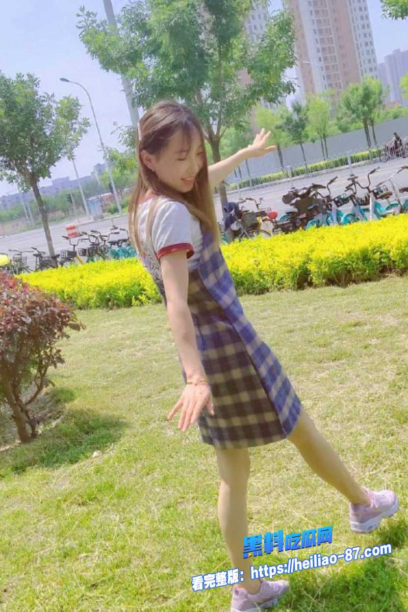 极品反差眼镜妹黑料性爱视频流出 全程露脸与男友裸聊 白虎嫩穴被疯狂抽插到白浆直流！9