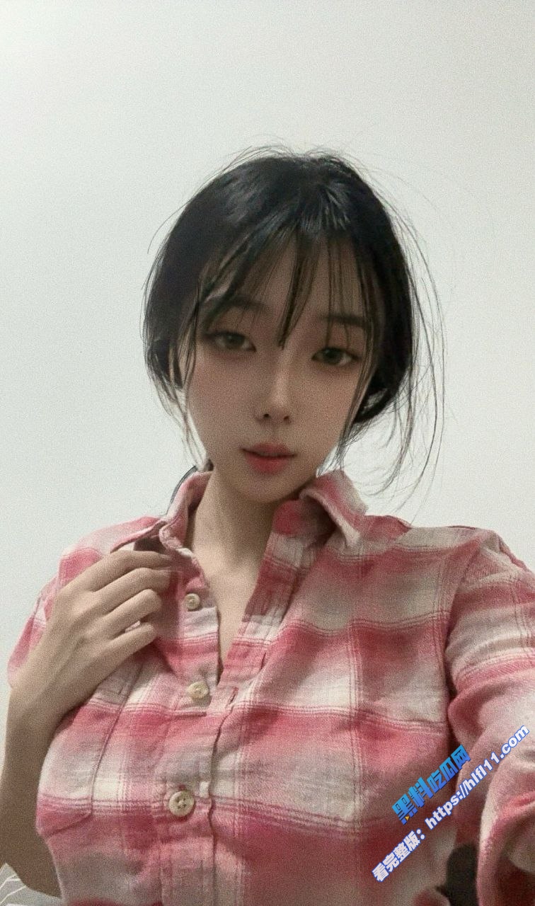 顶级高颜值反差女大学生 各种自拍视频流出 这丰满的丰臀看着都想后入1