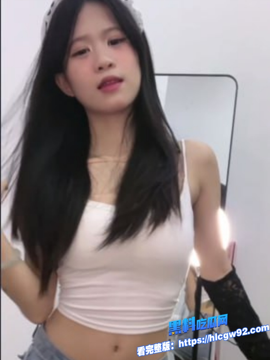 快手百万粉丝精神小妹系网红糖糖小兔兔专属私密福利视频流出4