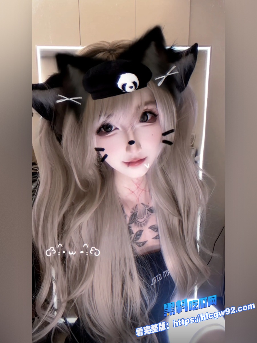 纹身精神小太妹露露 2