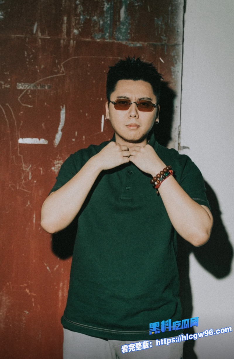 说唱圈顶流rapper揽佬热搜第一睡粉事件高调回应 4 说唱圈顶流rapper揽佬热搜第一睡粉事件高调回应 4