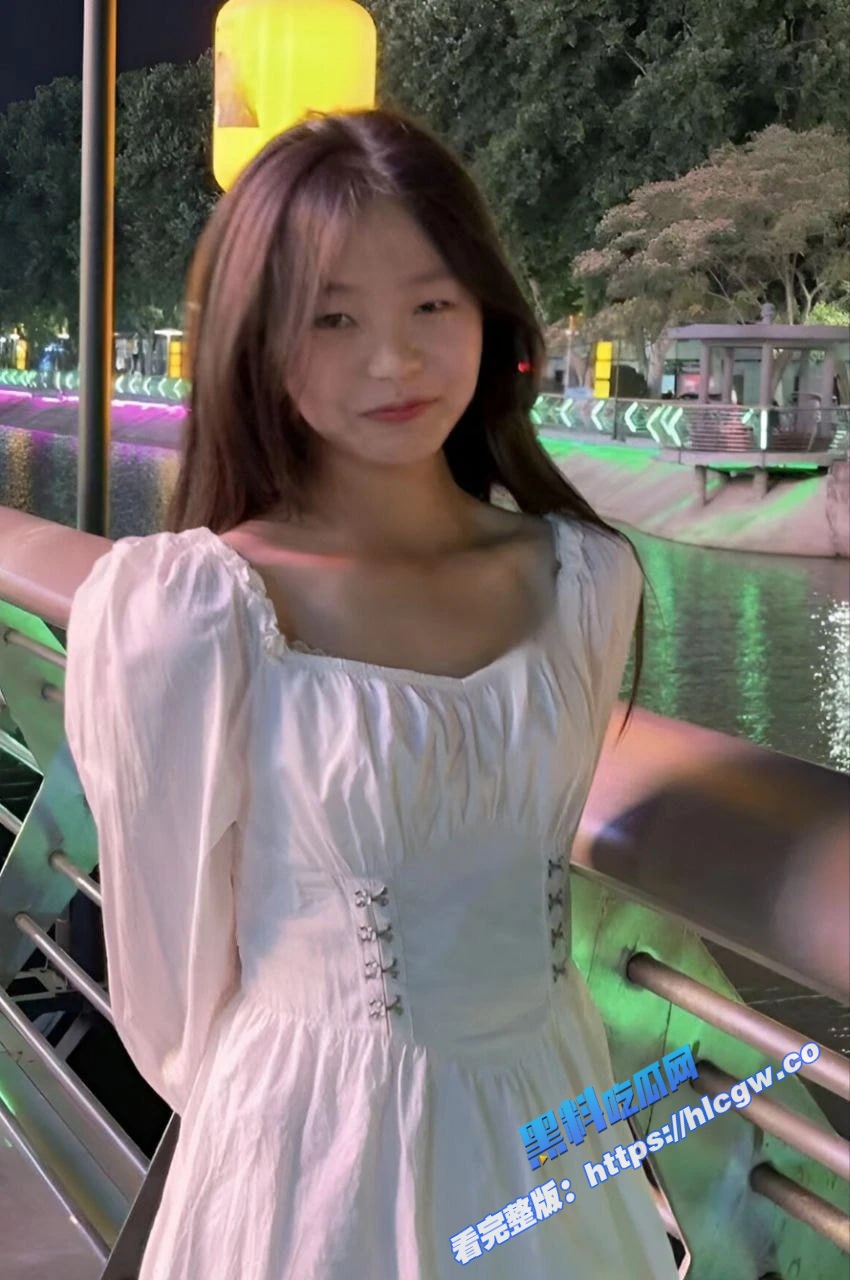 惠州卫生职业技术学院 谢楚婷 被男同学调教 展示自己白皙的美乳和水润的小穴！1