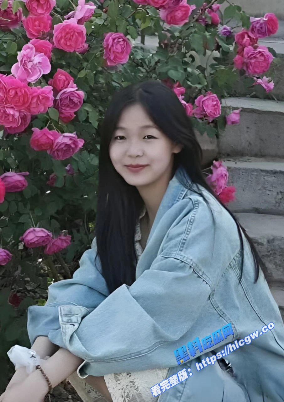 惠州卫生职业技术学院 谢楚婷 被男同学调教 展示自己白皙的美乳和水润的小穴！3