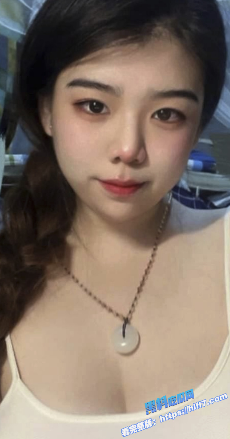 瓜友投稿 广东广州的学生妹何艳反差母狗级别 骚穴又嫩又肥2