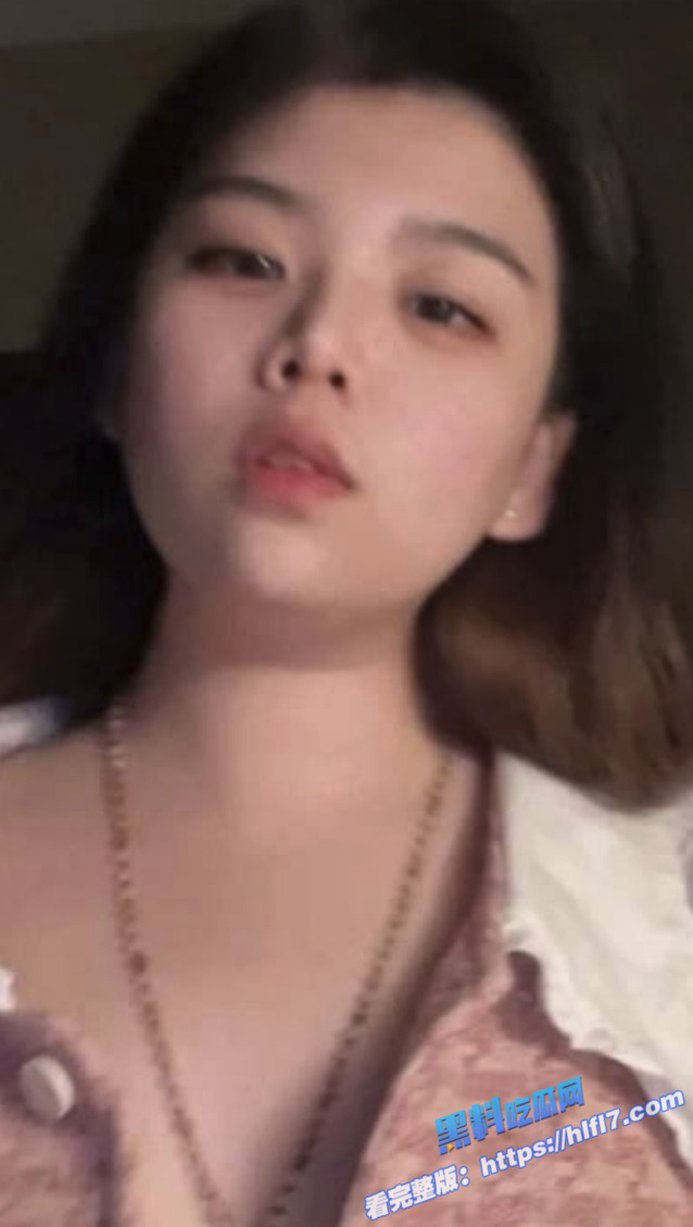 瓜友投稿 广东广州的学生妹何艳反差母狗级别 骚穴又嫩又肥3