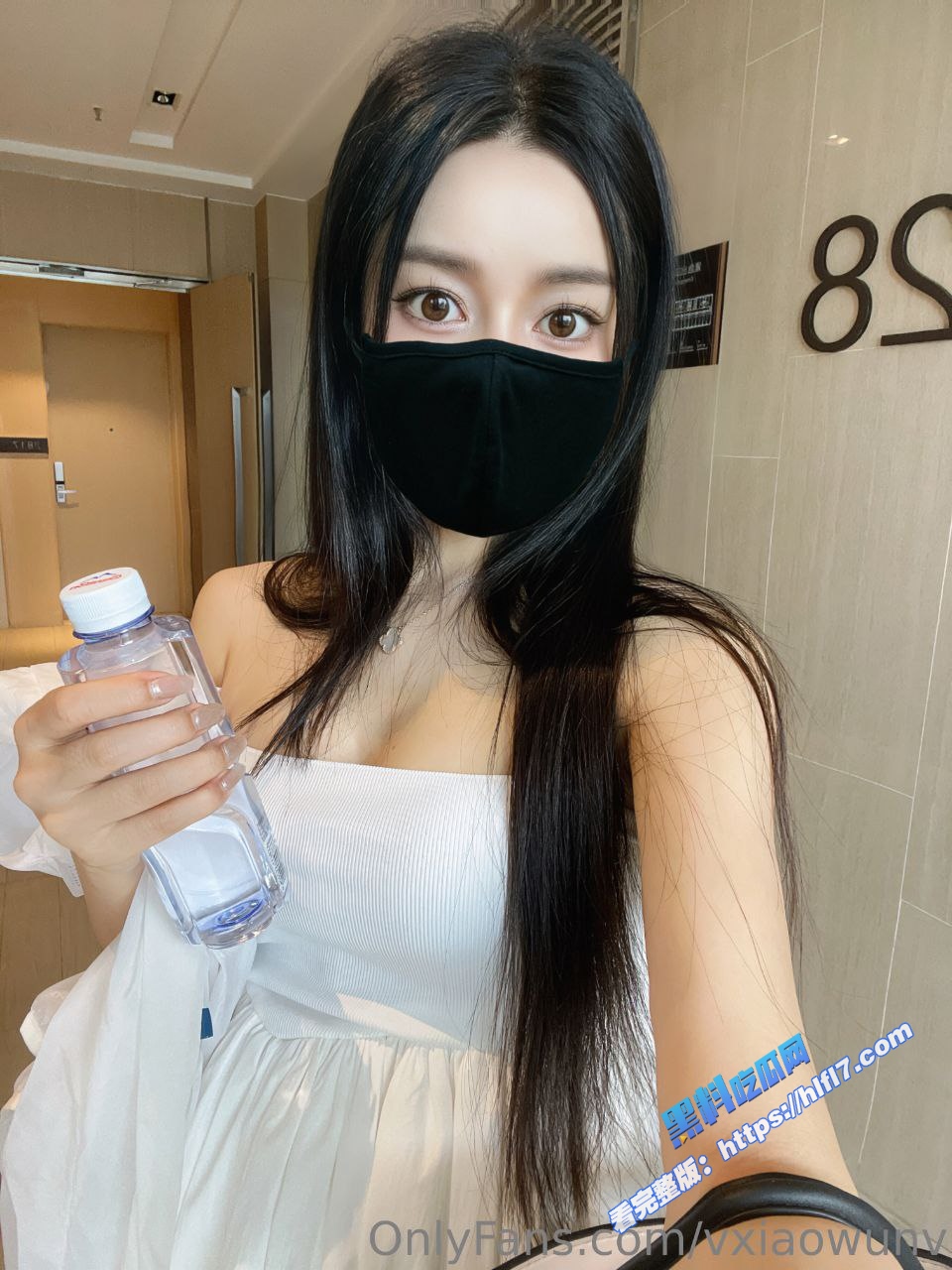 onlyfans极品反差婊 小污女 大尺度不雅视频被曝光 黑丝情趣道具自慰弄到潮喷！1