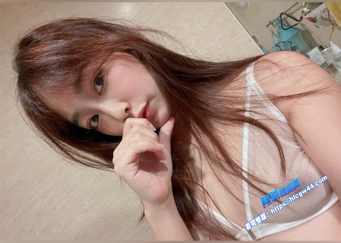 巨乳美少妇丰满身材情趣制服在金主爸爸的胯下取精被射的满脸都是 图5WH700x500px