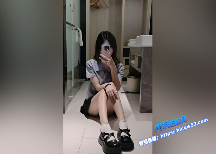 重庆反差美女 李启丹 与同居男友性爱视频泄密 对着镜子做爱自拍 黑丝美腿撅着屁股被后入 淫叫声非常之大3 重庆反差美女 李启丹 与同居男友性爱视频泄密 对着镜子做爱自拍 黑丝美腿撅着屁股被后入 淫叫声非常之大3