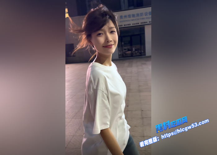 抖音47万粉丝网红 钟无艳 给金主自拍自慰视频流出 小嫩穴被手指疯狂蹂躏 淫水狂喷25 抖音47万粉丝网红 钟无艳 给金主自拍自慰视频流出 小嫩穴被手指疯狂蹂躏 淫水狂喷25