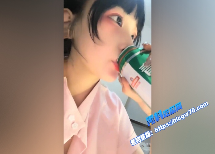 甜美高颜值小护士穿着工作服下海直播视频流出与男友家中激情啪啪少萝控瓜友必看 图3 甜美高颜值小护士穿着工作服下海直播视频流出与男友家中激情啪啪少萝控瓜友必看 图3