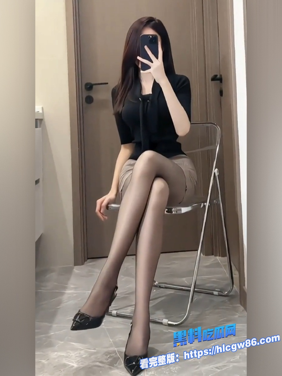 清纯女员工为了争夺公司名额与领导酒店约炮视频曝光 1