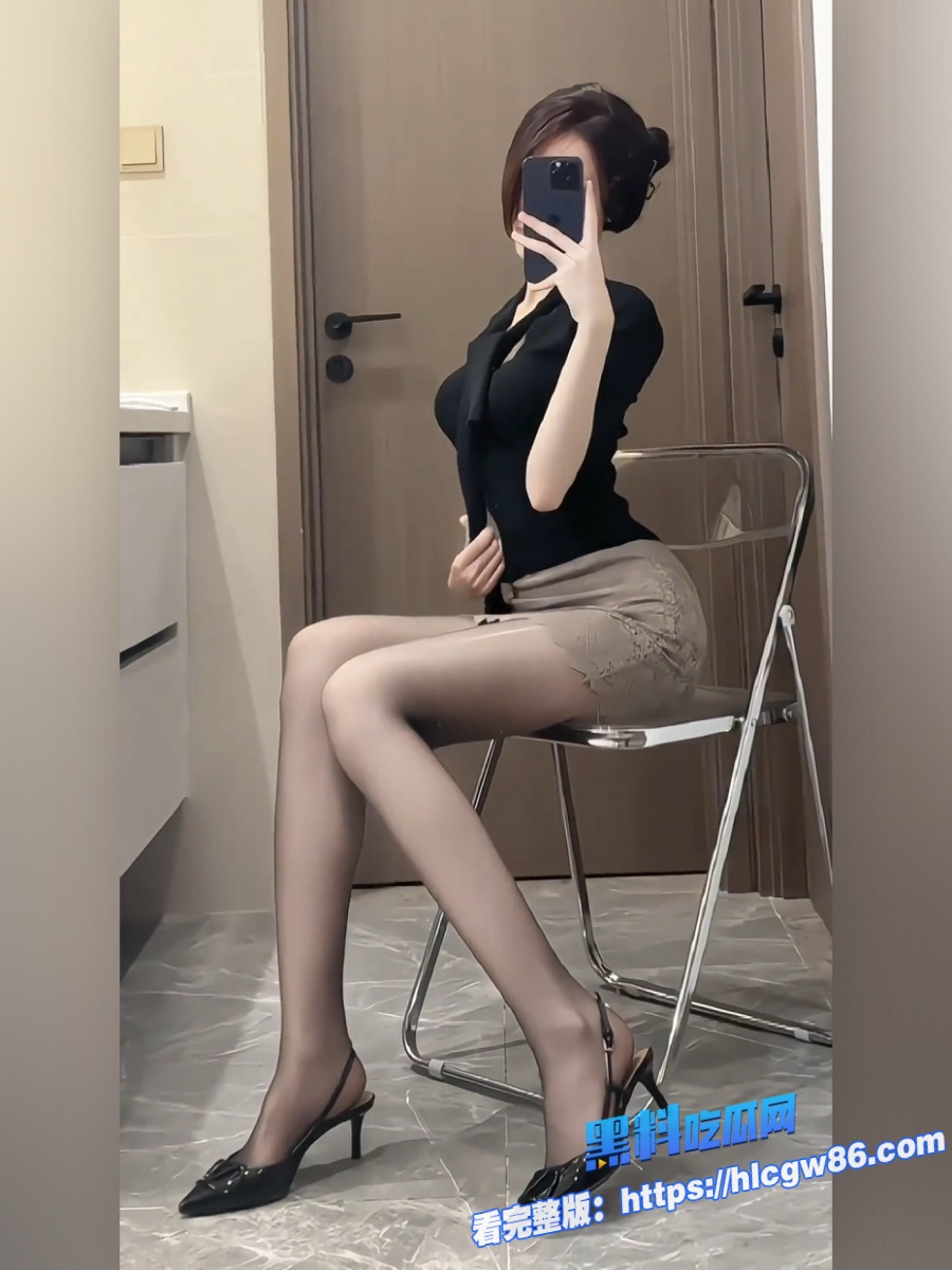 清纯女员工为了争夺公司名额与领导酒店约炮视频曝光 5