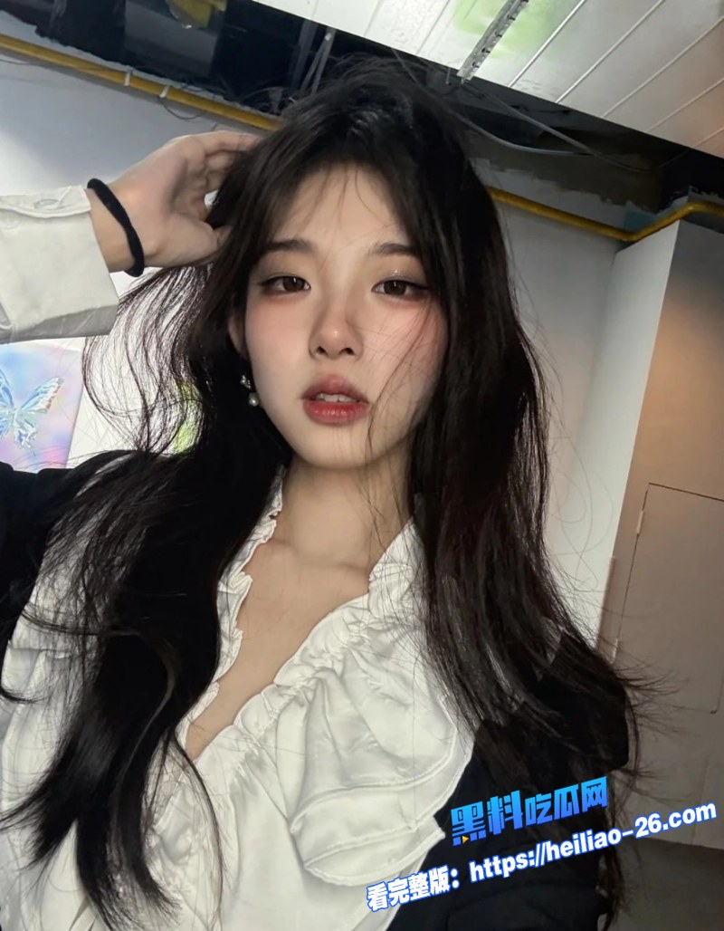 西南师范大学极品高颜值学生妹金茜茜兼职模特本想拍一套清纯写真3