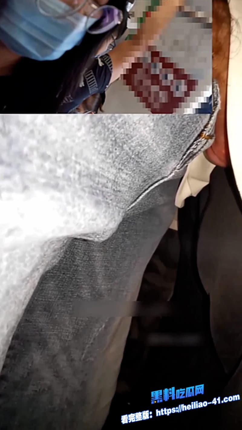真实街射视频高颜值巨乳小骚货地铁口被偷拍下面最后直接顶臀街射到路人身上发现之后还闻了一下6 真实街射视频高颜值巨乳小骚货地铁口被偷拍下面最后直接顶臀街射到路人身上发现之后还闻了一下6