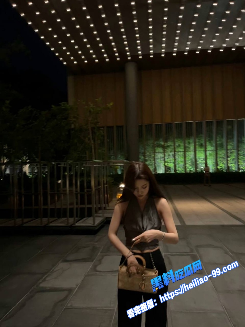 舞蹈专业极品颜值大学生反差婊酒店约炮1