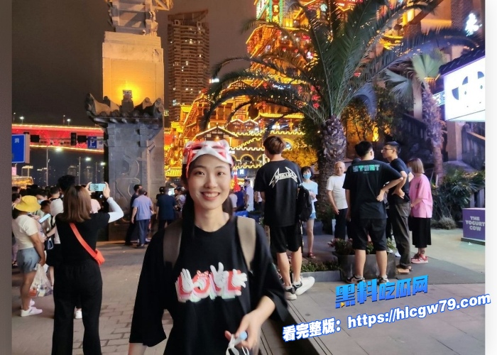 南京初中语文老师背着在海外未婚夫出轨偷情同校体育老师性爱视频曝光全程享受脸看来是真的满足了 图3 南京初中语文老师背着在海外未婚夫出轨偷情同校体育老师性爱视频曝光全程享受脸看来是真的满足了 图3