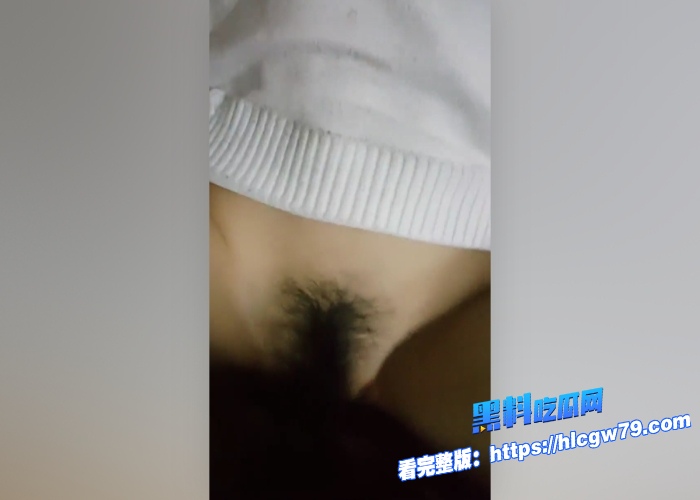 南京初中语文老师背着在海外未婚夫出轨偷情同校体育老师性爱视频曝光全程享受脸看来是真的满足了 图6 南京初中语文老师背着在海外未婚夫出轨偷情同校体育老师性爱视频曝光全程享受脸看来是真的满足了 图6
