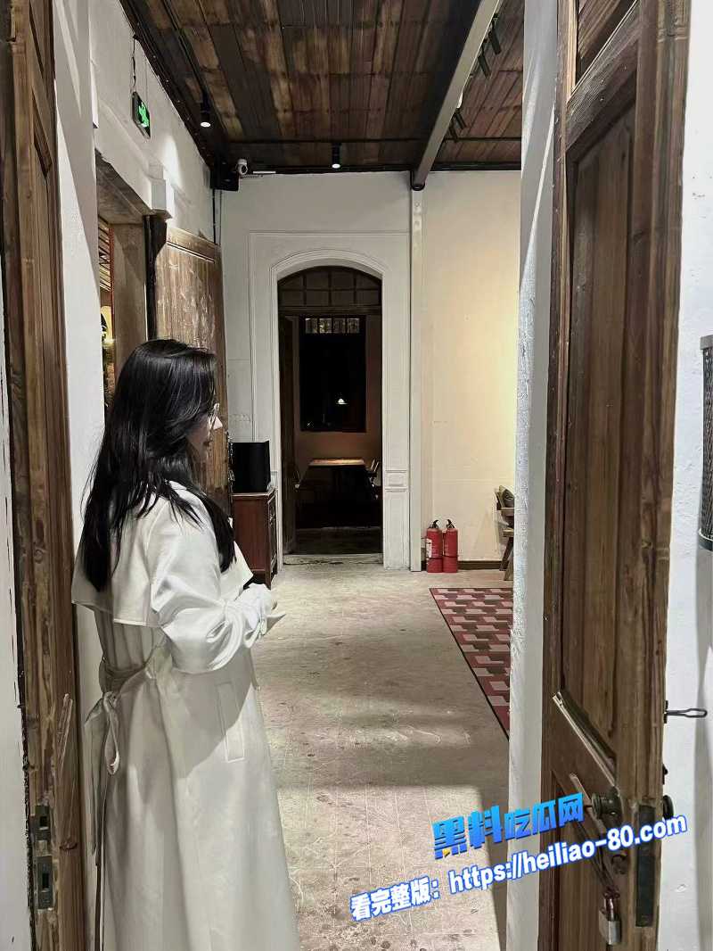刚出狱小叔子憋不住了 哥一出门就把少嫂按沙发边猛干一炮 客厅后入泄密全过程图3 刚出狱小叔子憋不住了 哥一出门就把少嫂按沙发边猛干一炮 客厅后入泄密全过程图3