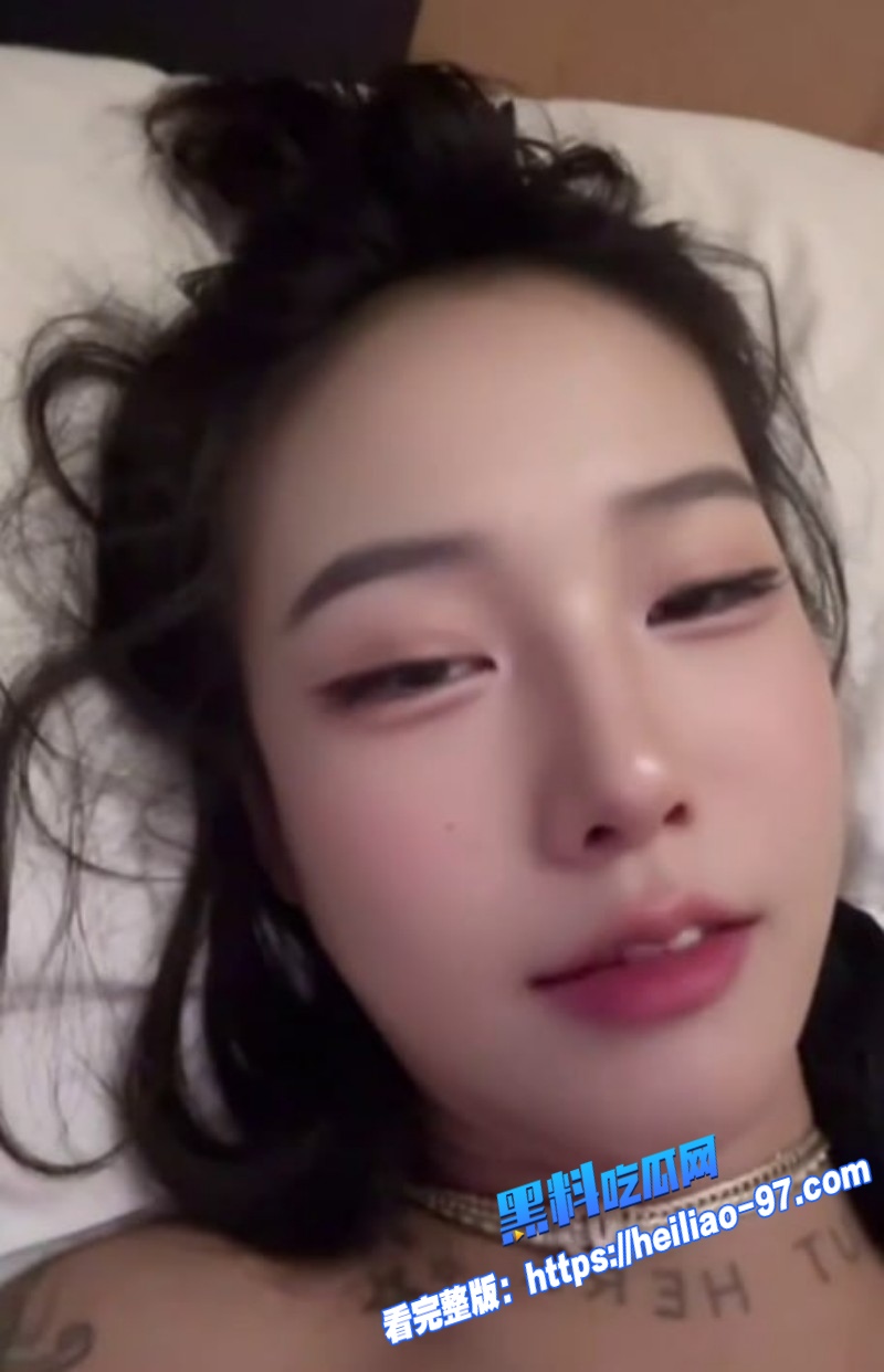 抖音百万粉丝高颜值网红七七大魔王私人定制反差婊视频合集曝光8