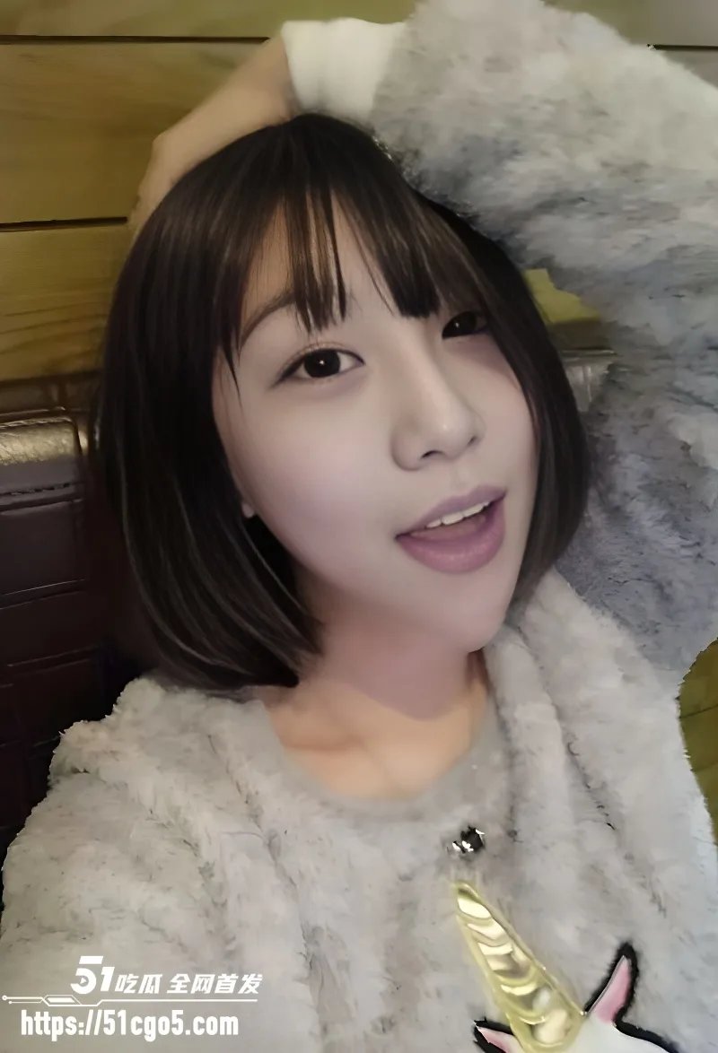 辽宁阜新公交车 陈思萍 性爱视频 离婚多年靠约炮骗钱 号称少妇交际花！