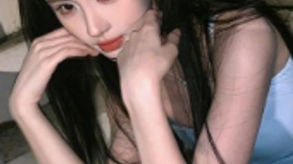 长相神似女明星鞠婧祎的反差淫娃被男友大力抽插，直接操到喷水，高潮不断全身抽搐！ 封面