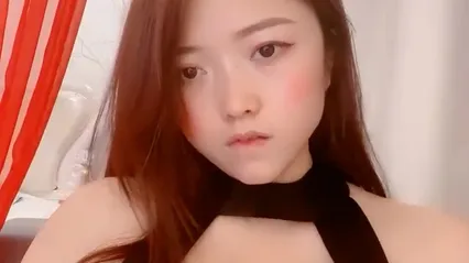 肥臀大奶尤物！极度风骚美女！假屌捅肥穴骚话不断，搞的湿湿淫水直流，大屁股上下抽动 封面