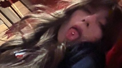 上海反差婊萌系美女 胡丽丽 私下极度反差炸裂 跪舔口交 在落地窗被后入抽插高潮浪叫 私拍流出 封面