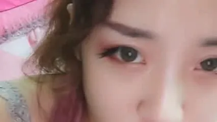 可爱漂亮美女主播穿着网袜大秀操喷1 封面