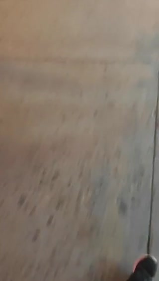 夏季的街头美腿无数 漂亮00后年轻妹子 做到一半还有路过的 封面