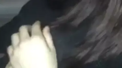 火爆网红鹿少女地下车库车坏请帅哥修车，车内激情啪啪对白清晰呻吟刺激 封面