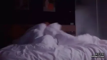 约操良家美妞 酒店开房拔下内裤调情 美女一脸高潮样 后入爆操爽到浪叫 封面