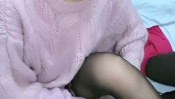 说是亲姐弟 乱伦操逼大战 足交后入爆操，表情一脸享受 封面