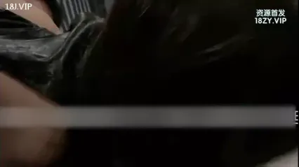 看着女友被操，自己撸，极品女神3P 封面