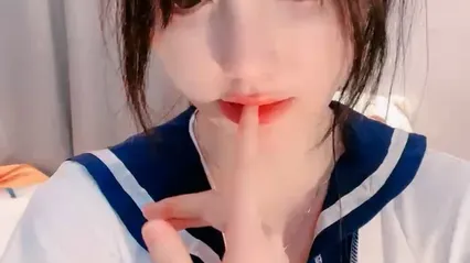 爆乳肥穴网红女神！学生护士情趣装！扭腰摆臀诱惑，白丝大长腿，大黑牛震动干净美穴 封面