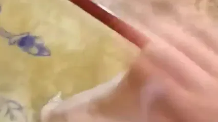 指挥身材超级好的兄弟老婆跳裸舞，“揉奶，再过去点”，不想跳啦，巨乳骚奶跳舞甩得真劲！ 封面