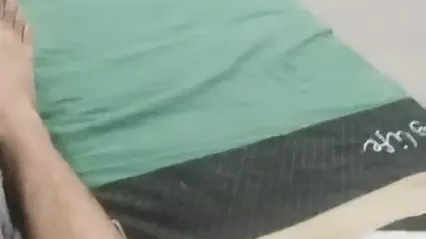 苏足模小妲己 居家小夫妻穿上白衬衣肉色丝袜 先口硬起来，再无套啪啪，最后射在肚子上 封面