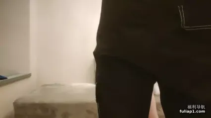 大长腿极品网红女神 自带护士情趣套装 骑在身上性感美臀 超近视角拍摄清晰可见 封面