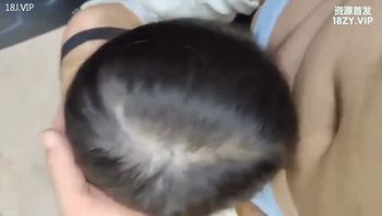 乱伦!小叔和嫂子户外车震 封面