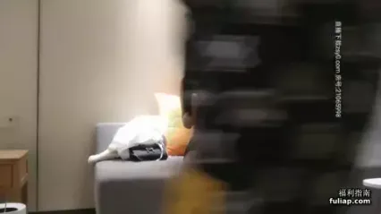 网约文静美腿漂亮小姐姐 超近特写深喉 腰细美臀骑乘插入 后入啪啪使劲猛操 封面
