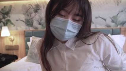 一线天网红小姐姐nana精品心理医生的催眠治疗腿交黑丝足交 台北娜娜 封面