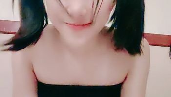 调教双马尾清纯小妹口交大鸡巴，乖巧可爱全程露脸，揉奶玩逼各种舔弄大鸡巴，淫声荡语撩骚狼友按摩棒玩逼逼 封面