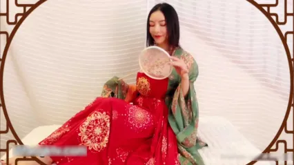 谭晓彤 五月最新古装cosplay换装福利视频 展示扒穴抚摸骚逼 豪乳浪穴高清视觉冲击 封面