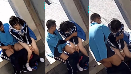憋疯了曝光衡阳某职院情侣封校不能外出居然在学校广场旁边野战 封面