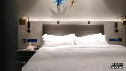 网约E罩杯大奶小骚货 口活一流吸吮舔弄 激情猛顶娇喘连连搞到瘫软 封面