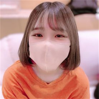 天使的笑容，带着孩子气 但我依然在她阴道里射精 封面