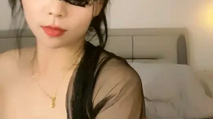 极品反差__美女哇塞郳郳 黑丝超透情趣睡衣挑逗 极品神尻阳具尽情抽插爆浆 撸管必选淫娃 挑战你的精关 封面